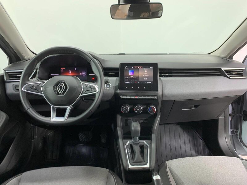 renault-clio-1-90-466389-3456472.jpeg