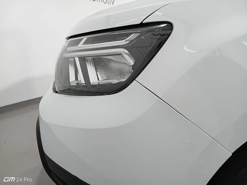 dacia-duster-1-90-465029-3450441.jpeg
