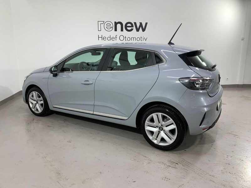 renault-clio-1-90-466389-3456464.jpeg
