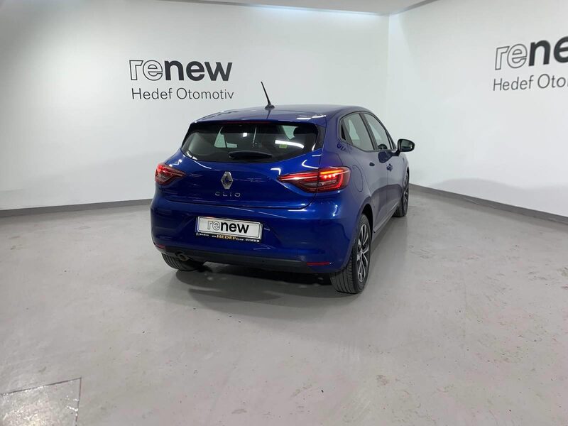 renault-clio-1-90-470393-3481064.jpeg
