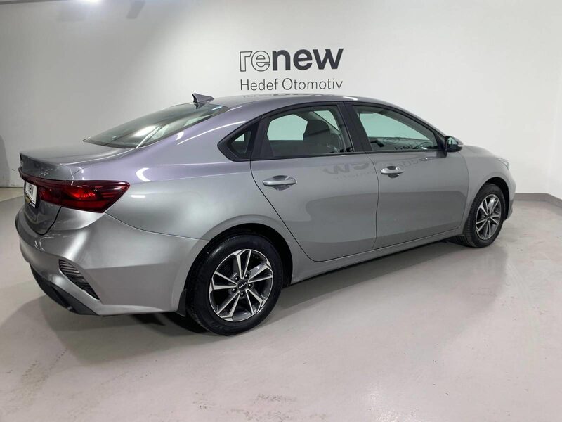kia-cerato-1-90-464232-3444014.jpeg