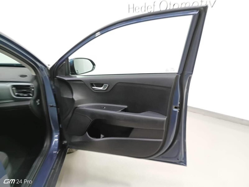 kia-stonic-1-90-463147-3435859.jpeg