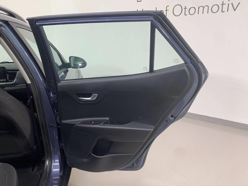 kia-stonic-1-90-461562-3425977.jpeg