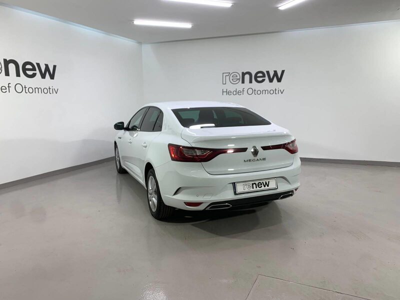 renault-megane-1-90-459186-3410022.jpeg