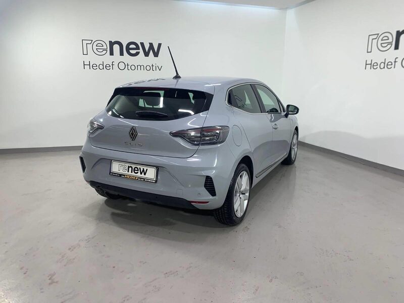 renault-clio-1-90-466388-3456434.jpeg