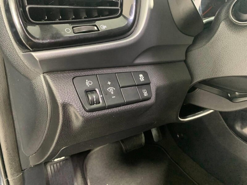 kia-stonic-1-90-461562-3425974.jpeg