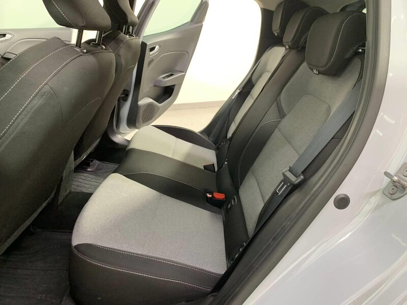 renault-clio-1-90-466389-3456481.jpeg