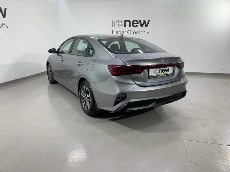 kia-cerato-1-90-464232-3444046.jpeg