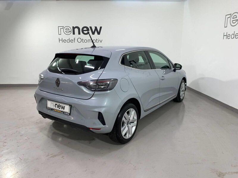 renault-clio-1-90-466389-3456449.jpeg