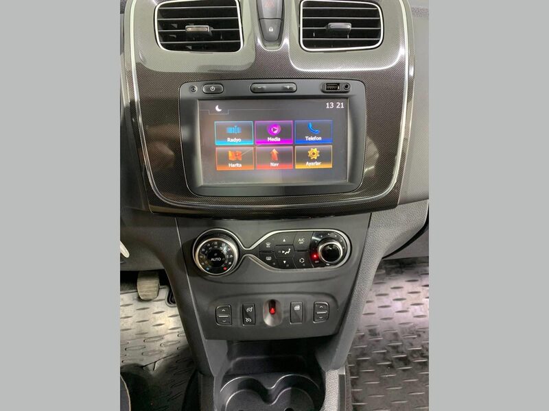 renault-symbol-1-90-455411-3388861.jpeg