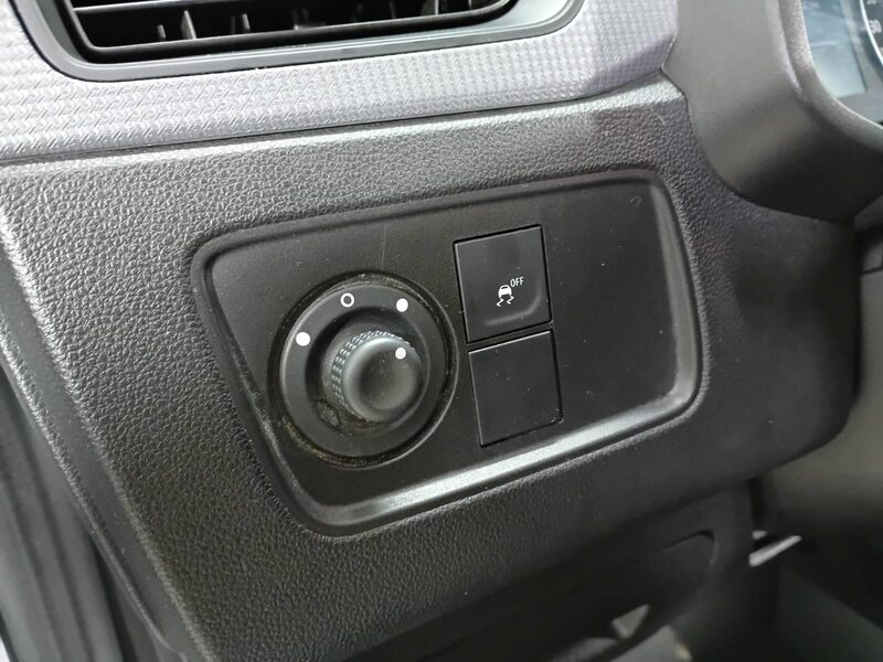 renault-express-1-90-470687-3483272.jpeg