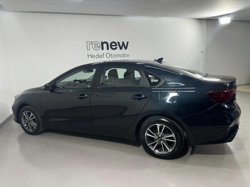 kia-cerato-1-90-462848-3433946.jpeg