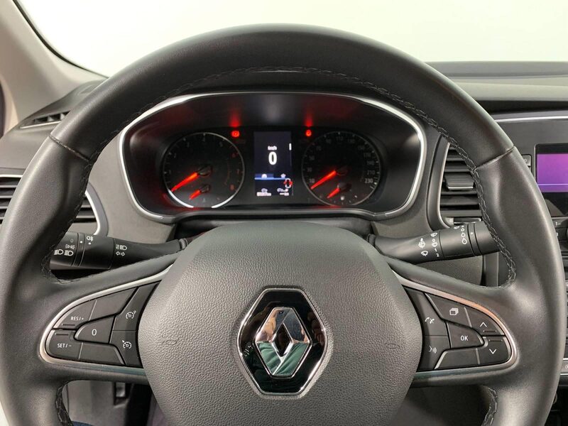 renault-megane-1-90-458603-3406162.jpeg