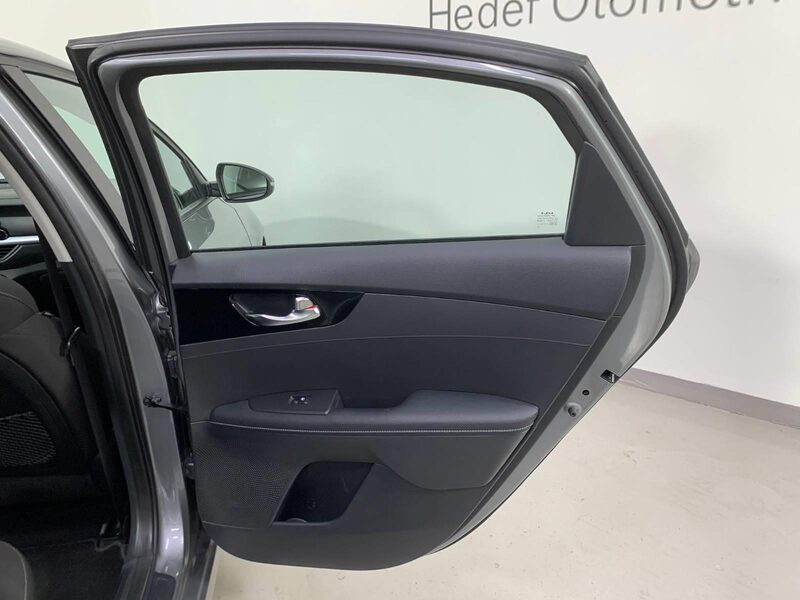 kia-cerato-1-90-467753-3465310.jpeg