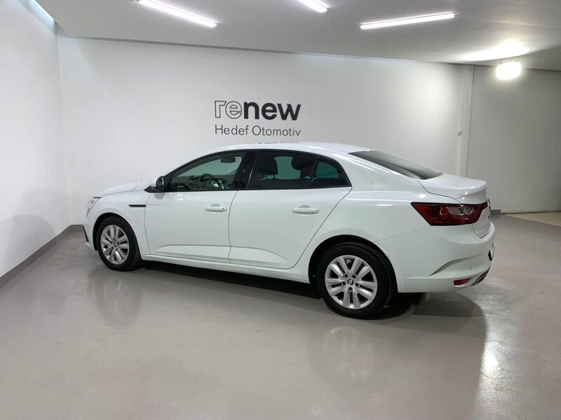 renault-megane-1-90-459186-3410032.jpeg