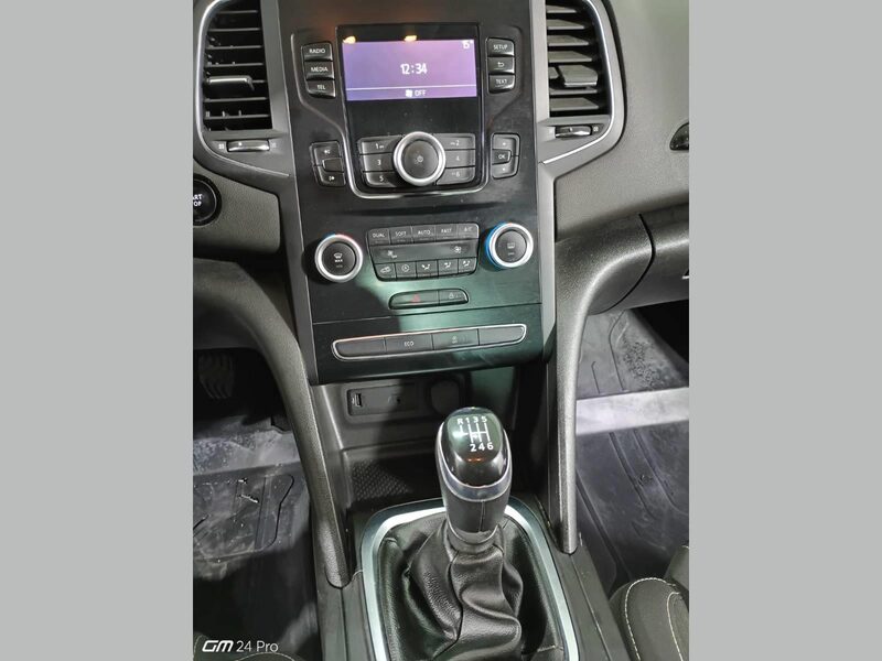 renault-megane-1-90-466094-3454634.jpeg