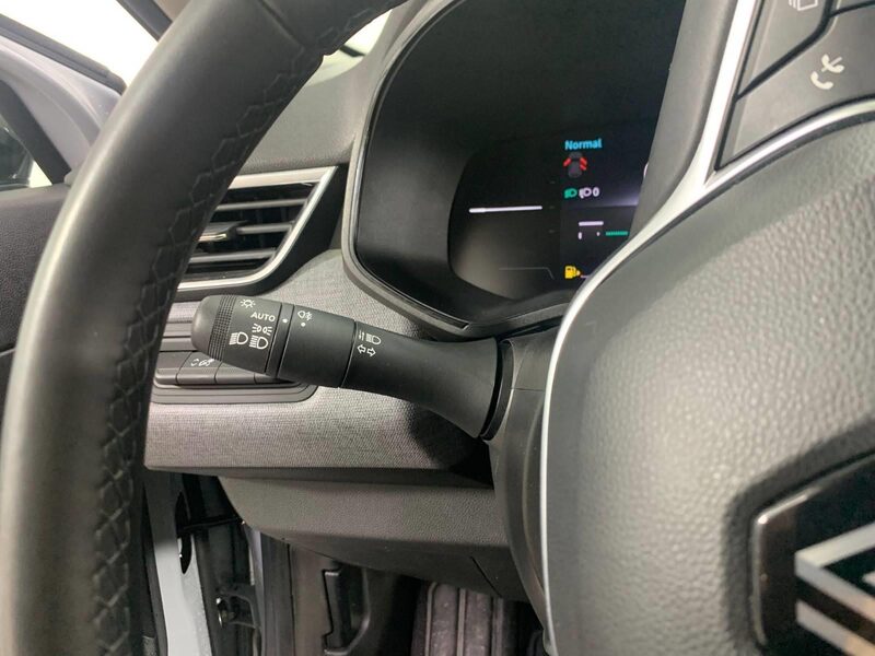 renault-clio-1-90-466388-3456421.jpeg