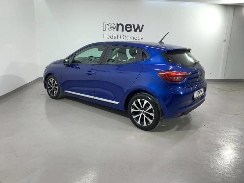 renault-clio-1-90-470393-3481087.jpeg