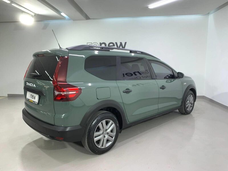 dacia-jogger-1-90-439107-3286574.jpeg