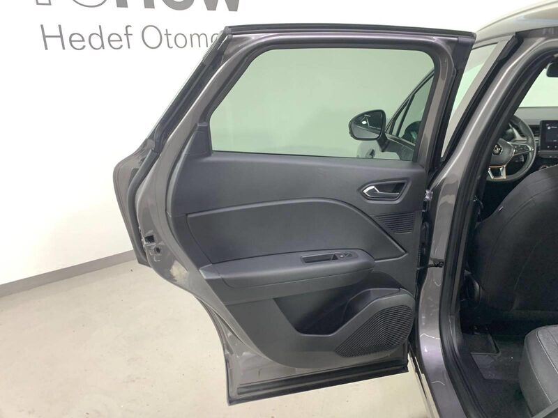 renault-captur-1-90-468625-3469804.jpeg