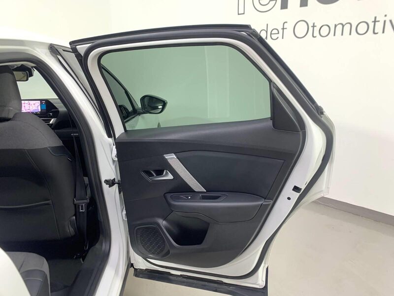 citroen-c4-1-90-463535-3438421.jpeg
