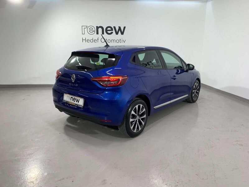 renault-clio-1-90-470393-3481070.jpeg