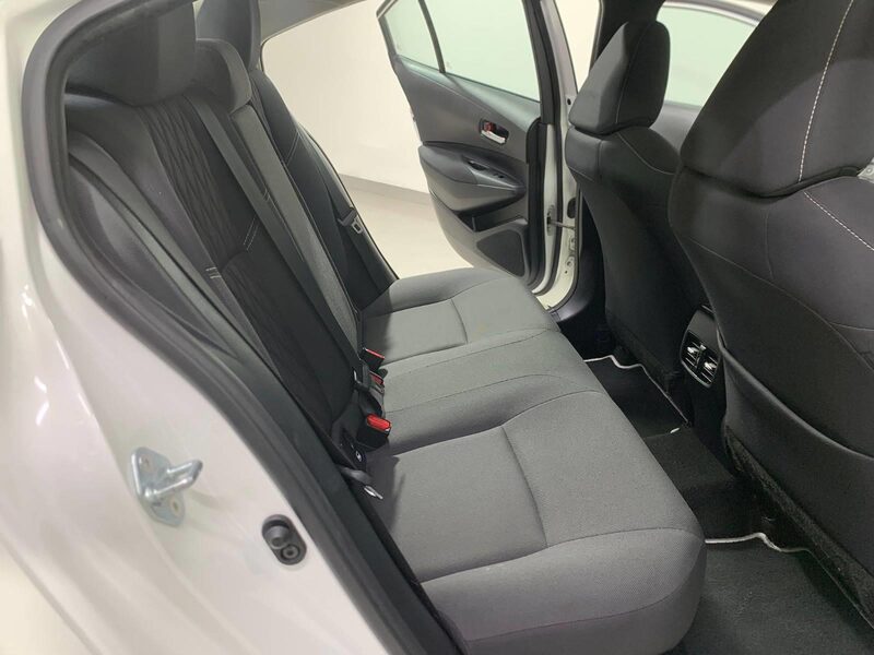 toyota-corolla-1-90-467091-3460970.jpeg