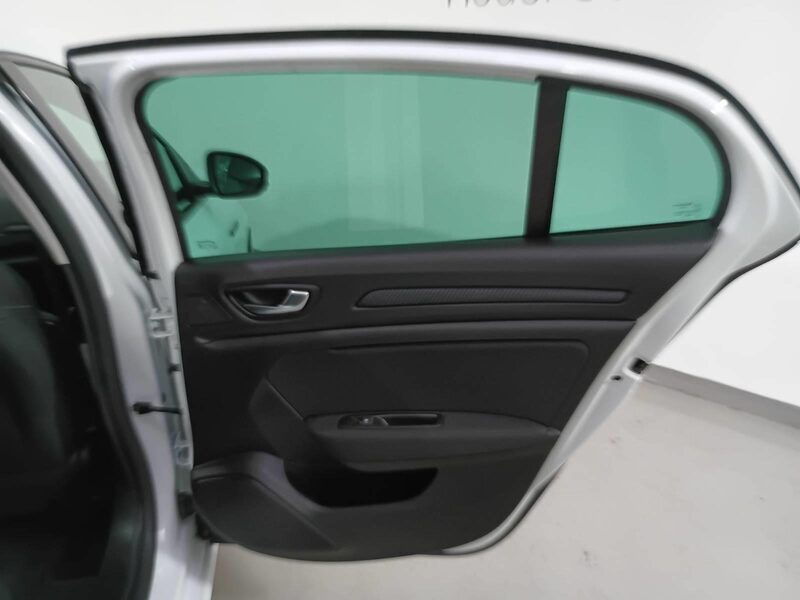 renault-megane-1-90-470679-3483156.jpeg