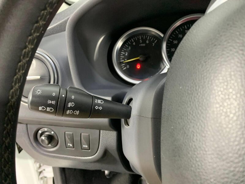 renault-symbol-1-90-455411-3388851.jpeg