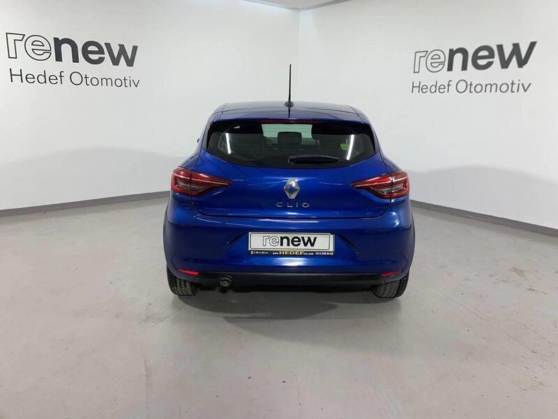 renault-clio-1-90-470353-3480608.jpeg