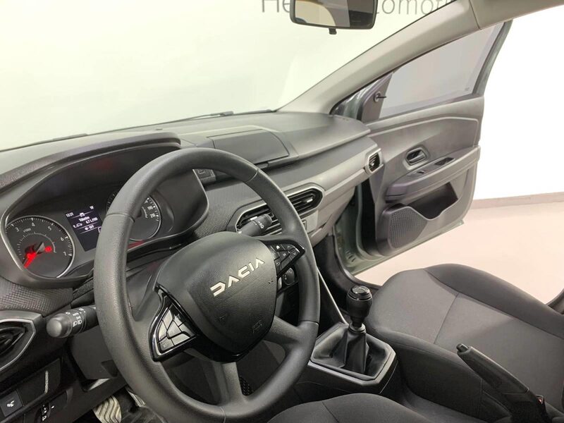 dacia-jogger-1-90-439107-3286562.jpeg