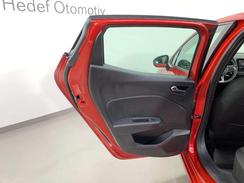renault-clio-1-90-463392-3437275.jpeg