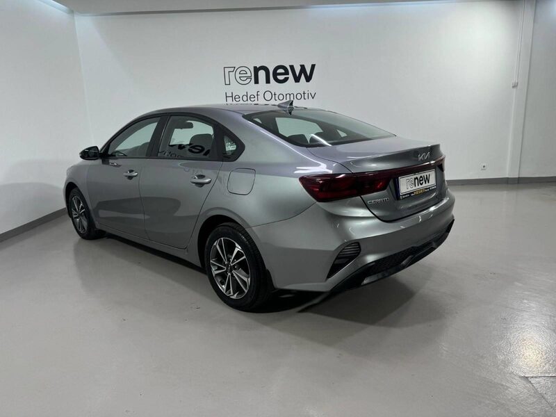 kia-cerato-1-90-461566-3426041.jpeg