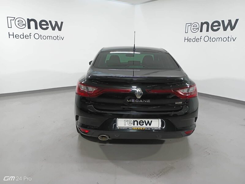renault-megane-1-90-466094-3454636.jpeg