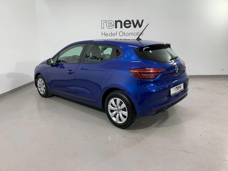renault-clio-1-90-470353-3480592.jpeg