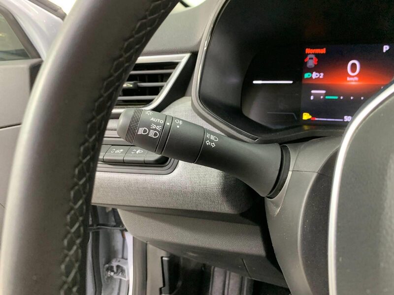 renault-clio-1-90-466389-3456470.jpeg