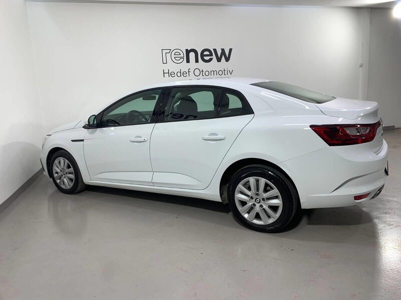 renault-megane-1-90-468628-3469852.jpeg