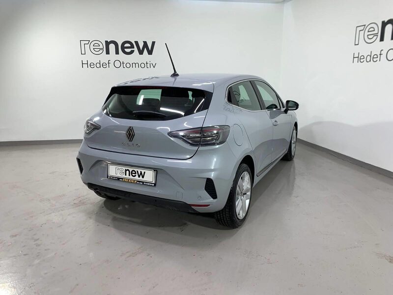 renault-clio-1-90-466389-3456457.jpeg
