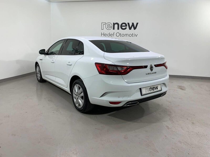 renault-megane-1-90-468307-3468185.jpeg