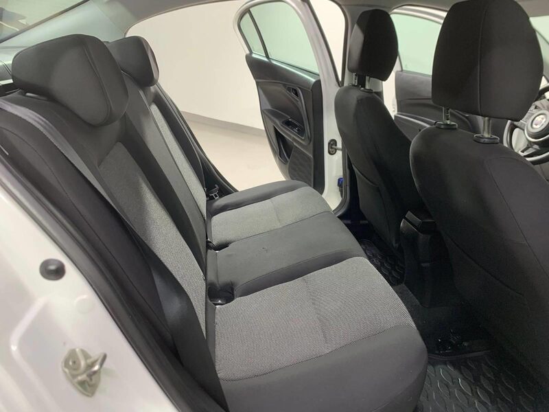 dacia-duster-1-90-467757-3465396.jpeg