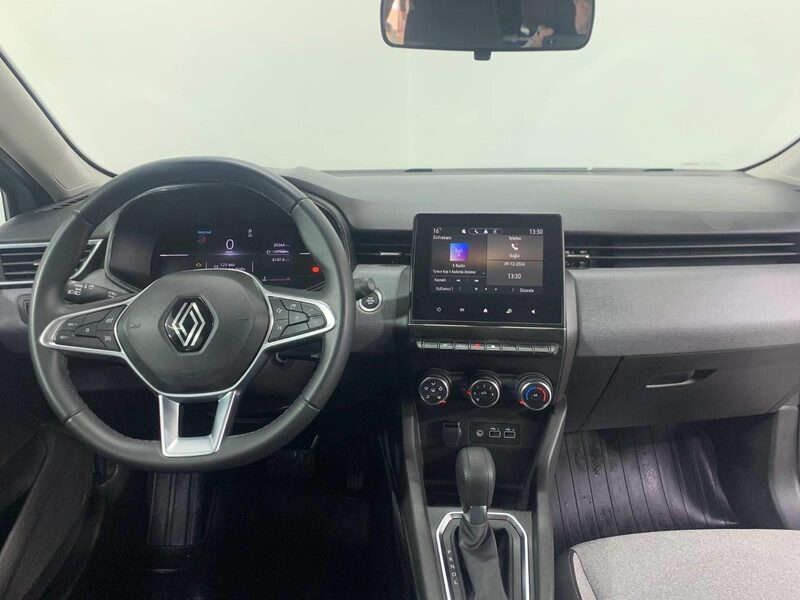 renault-clio-1-90-466388-3456443.jpeg