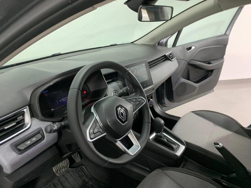 renault-clio-1-90-466361-3456322.jpeg