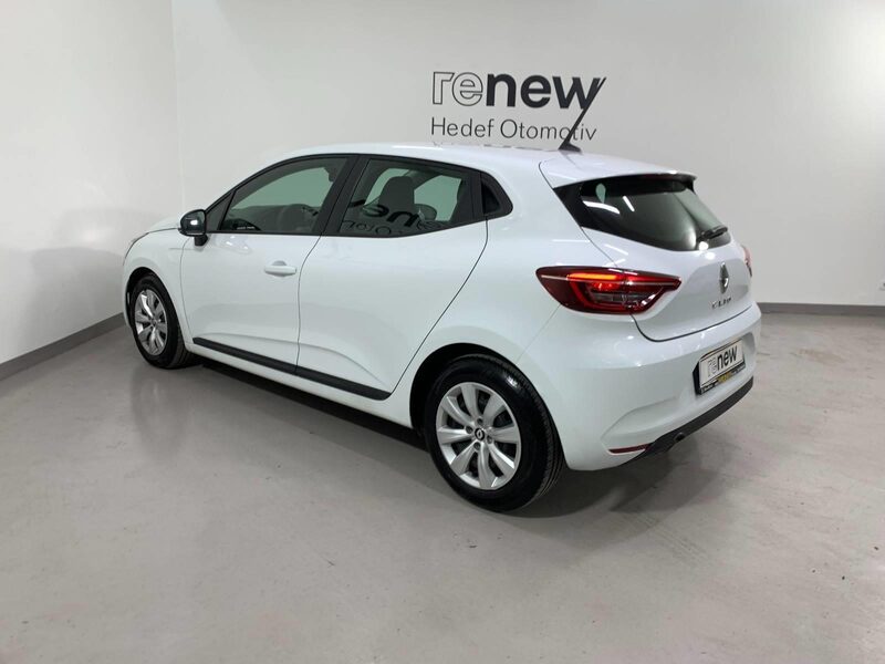 renault-clio-1-90-470388-3481001.jpeg