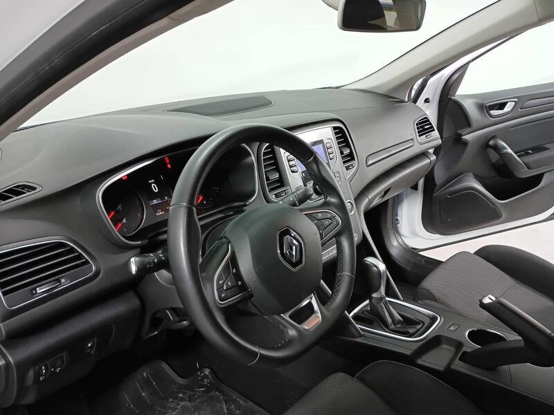 renault-megane-1-90-470679-3483176.jpeg