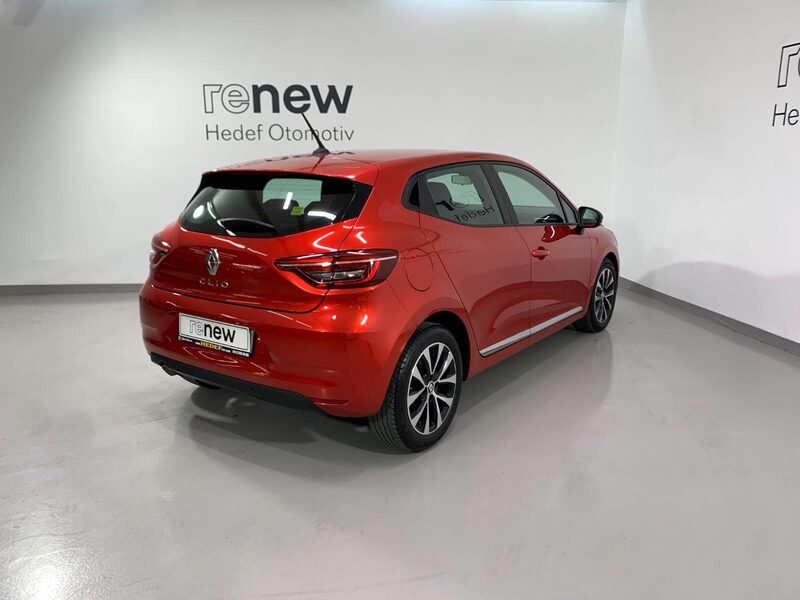 renault-clio-1-90-461716-3427345.jpeg