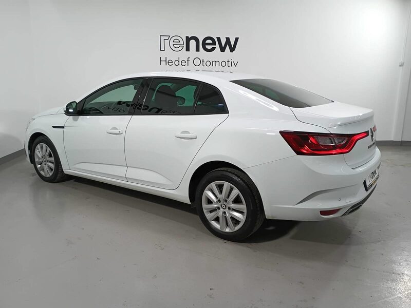 renault-megane-1-90-470679-3483151.jpeg