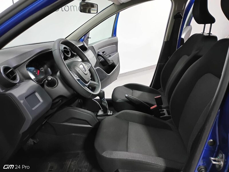 dacia-duster-1-90-463148-3435945.jpeg