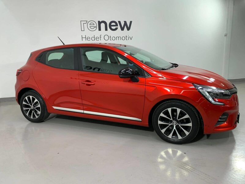 renault-clio-1-90-461716-3427313.jpeg