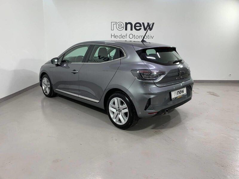 renault-clio-1-90-466361-3456317.jpeg