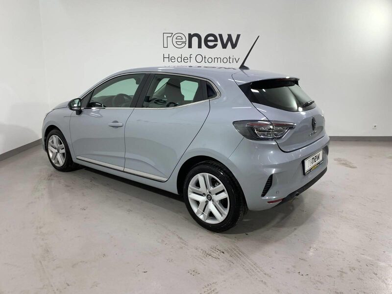 renault-clio-1-90-466389-3456444.jpeg